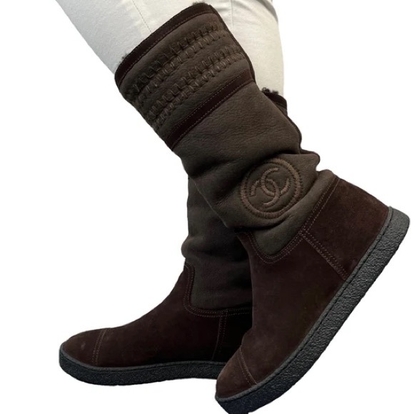 CHANEL BOOTS - Picture 4 of 16